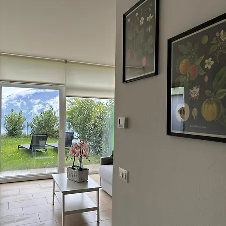アパート Un Balcone Sul Garda トレモージネ