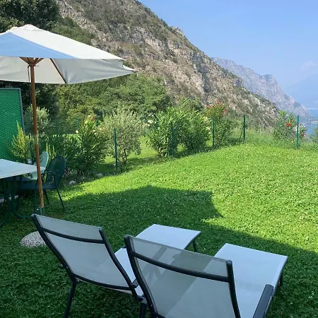 Un Balcone Sul Garda トレモージネ